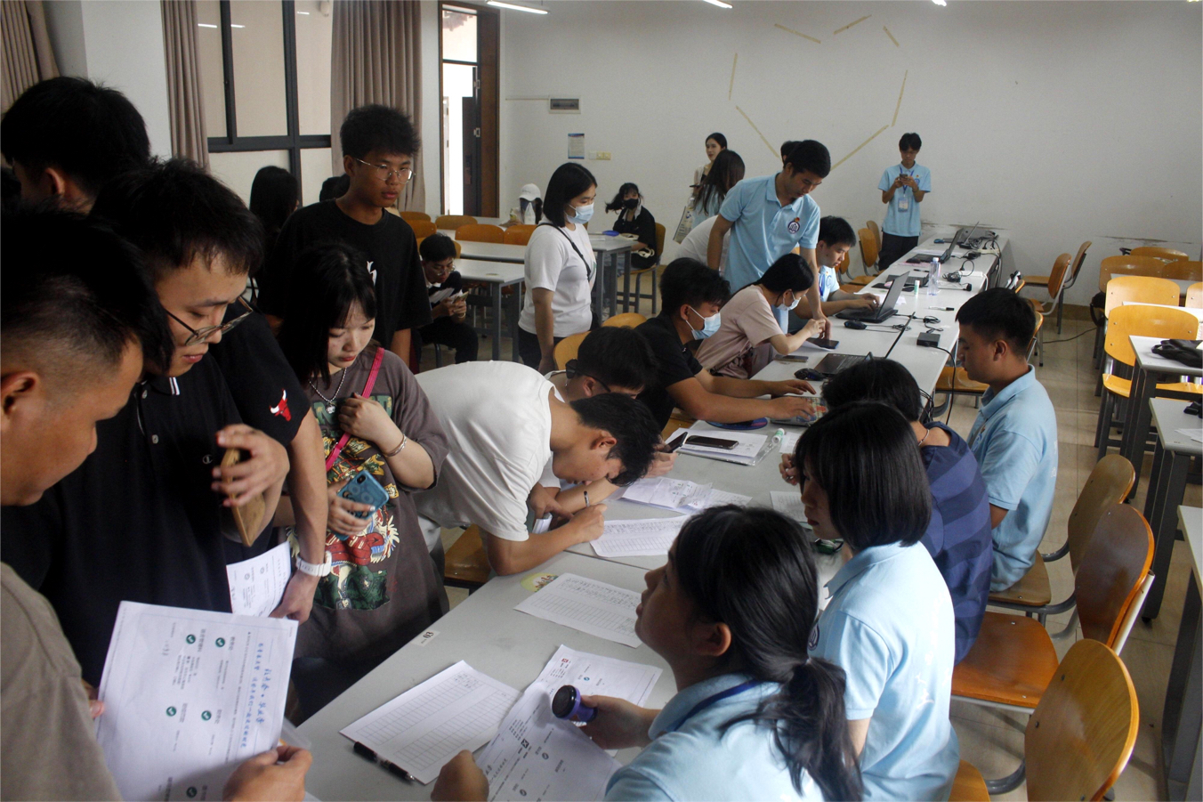 学院开展志愿服务活动