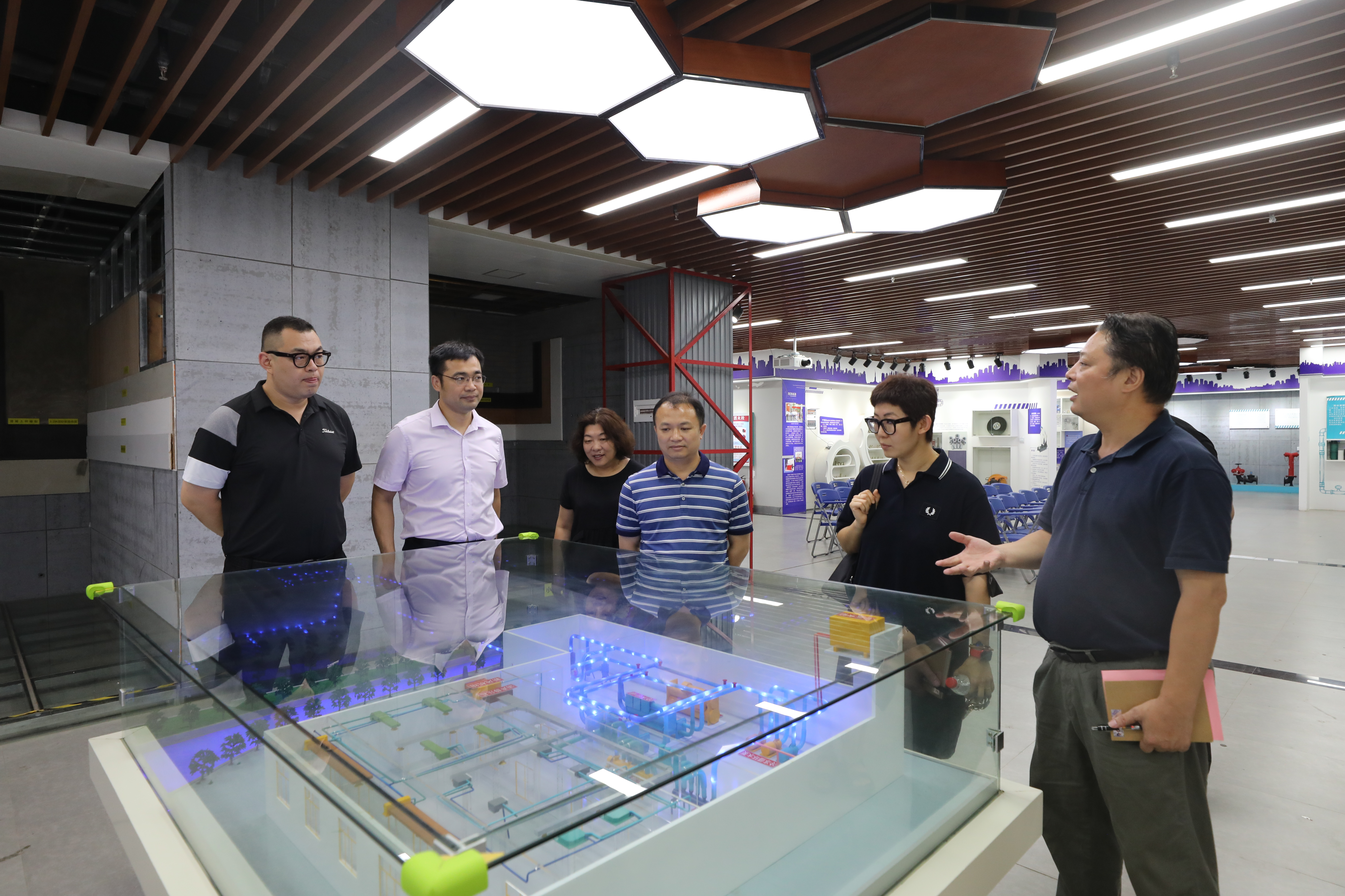 实地参观考察实训基地