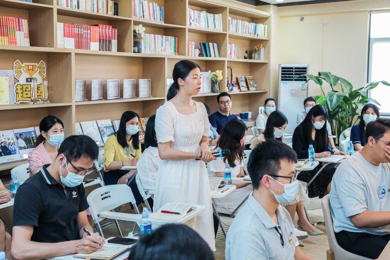 雷速在线网站与规划学院辅导员梁升雁老师发言