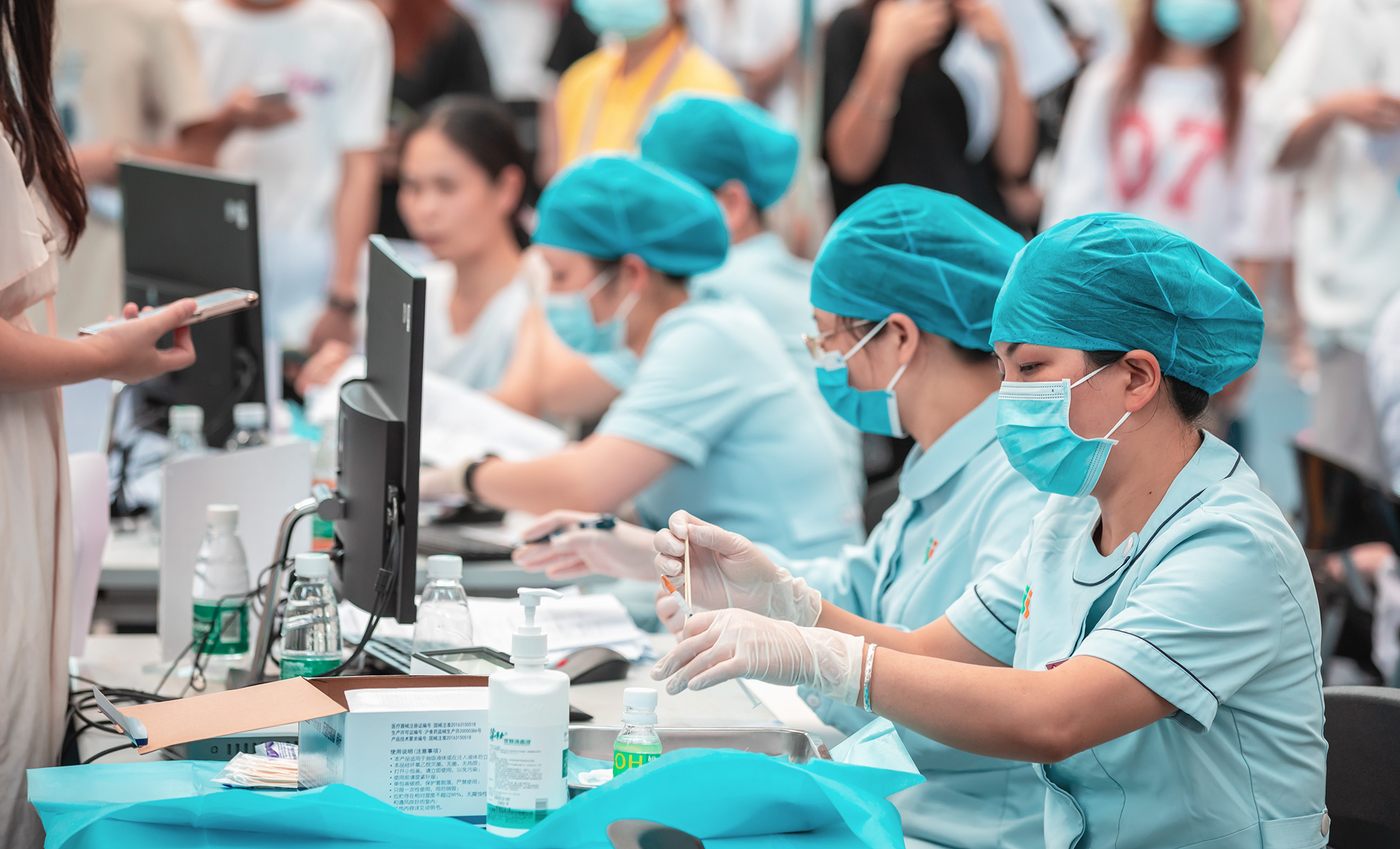 首页师生接种疫苗现场