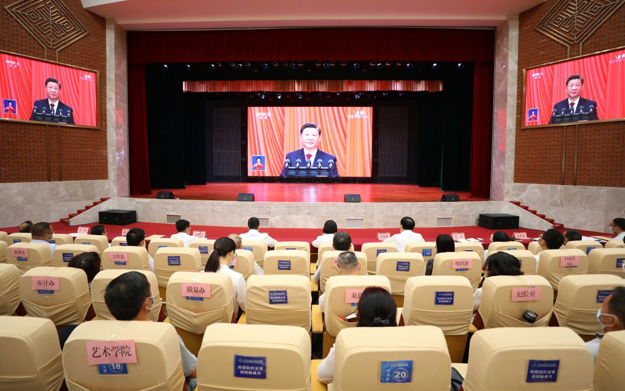 学校礼堂“主会场”