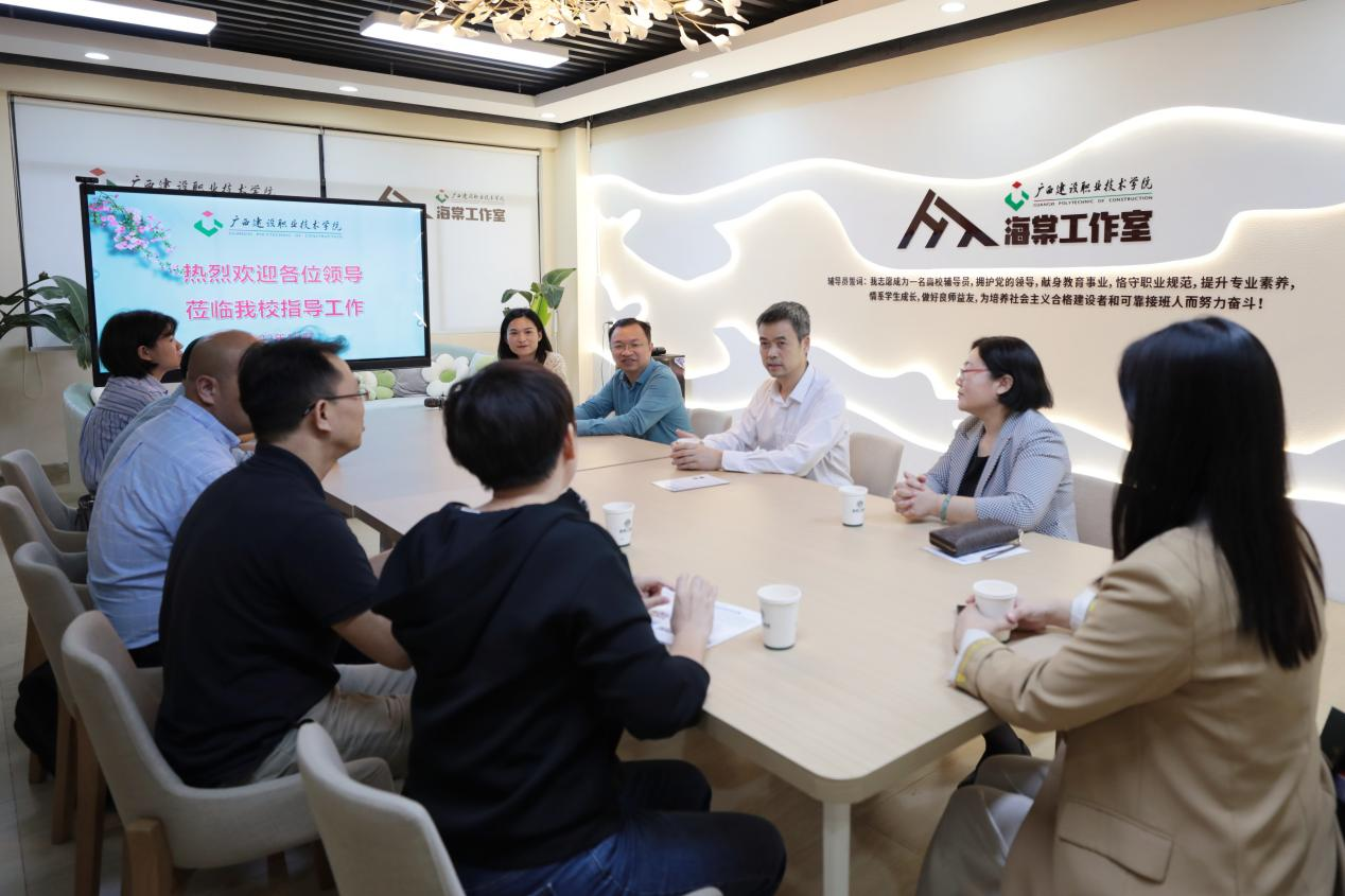 陈昌萍副厅长一行在首页“海棠”辅导员工作室座谈交流