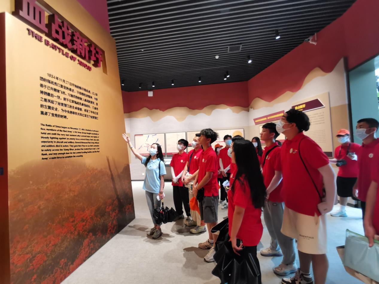 实践团参观新圩阻击战史实陈列馆