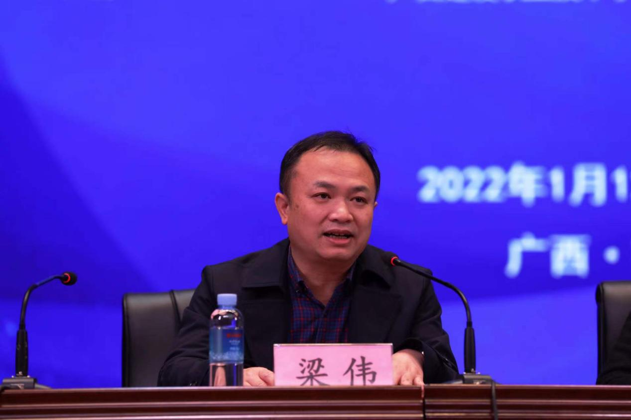 梁伟副校长在开幕式上致辞