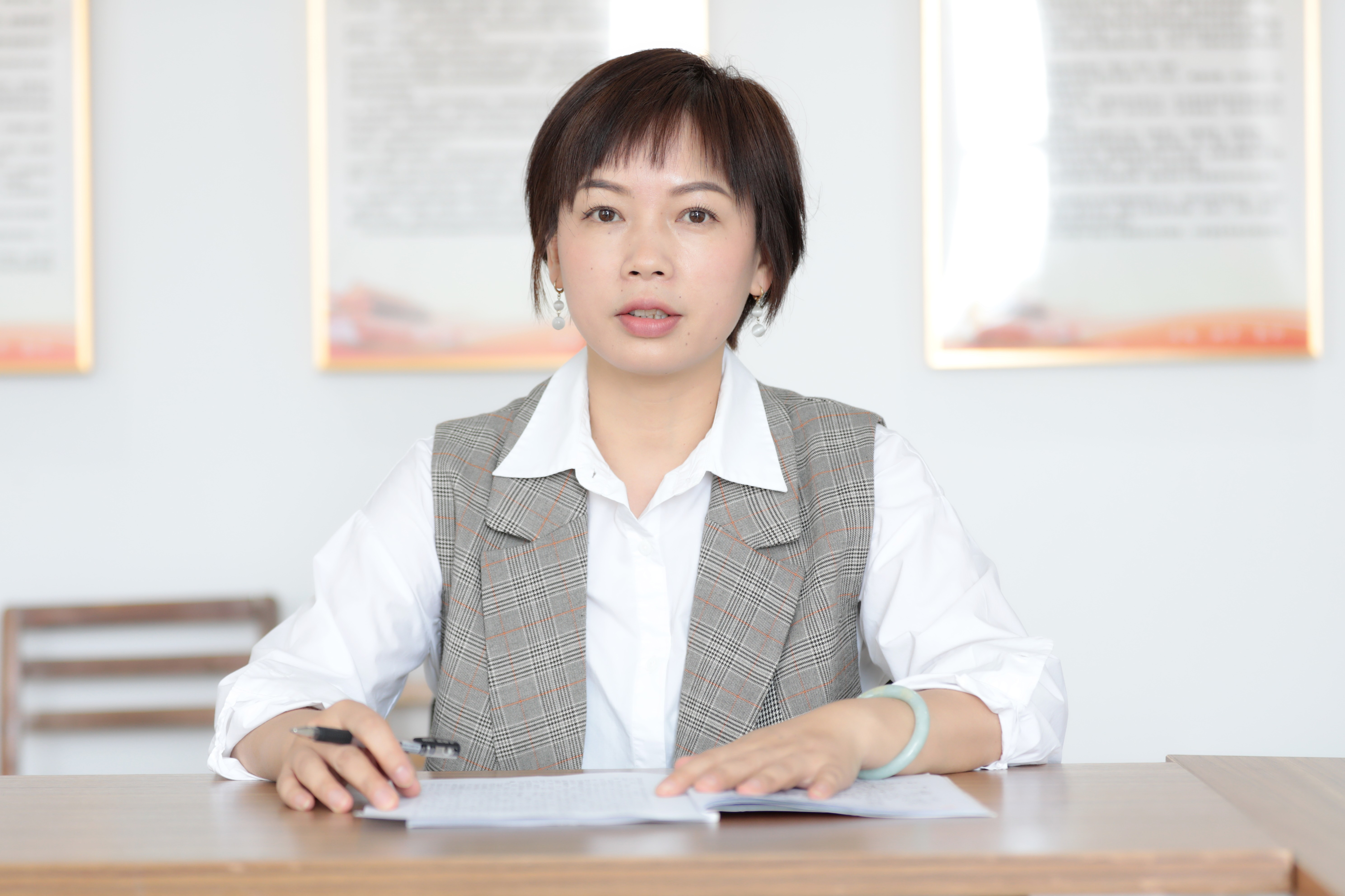 直属第二党支部书记龚剑作交流发言