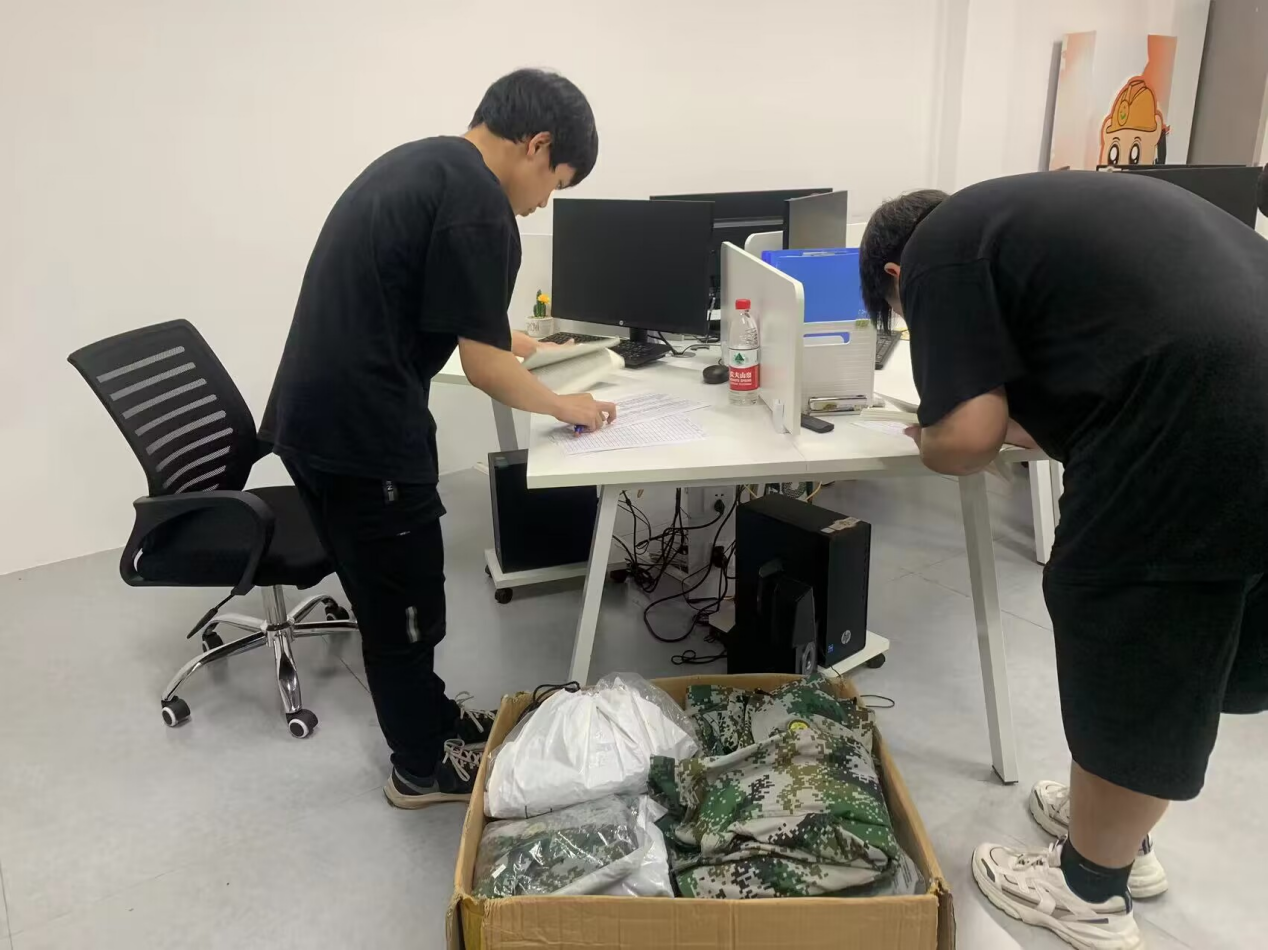 首页学子捐赠军训服