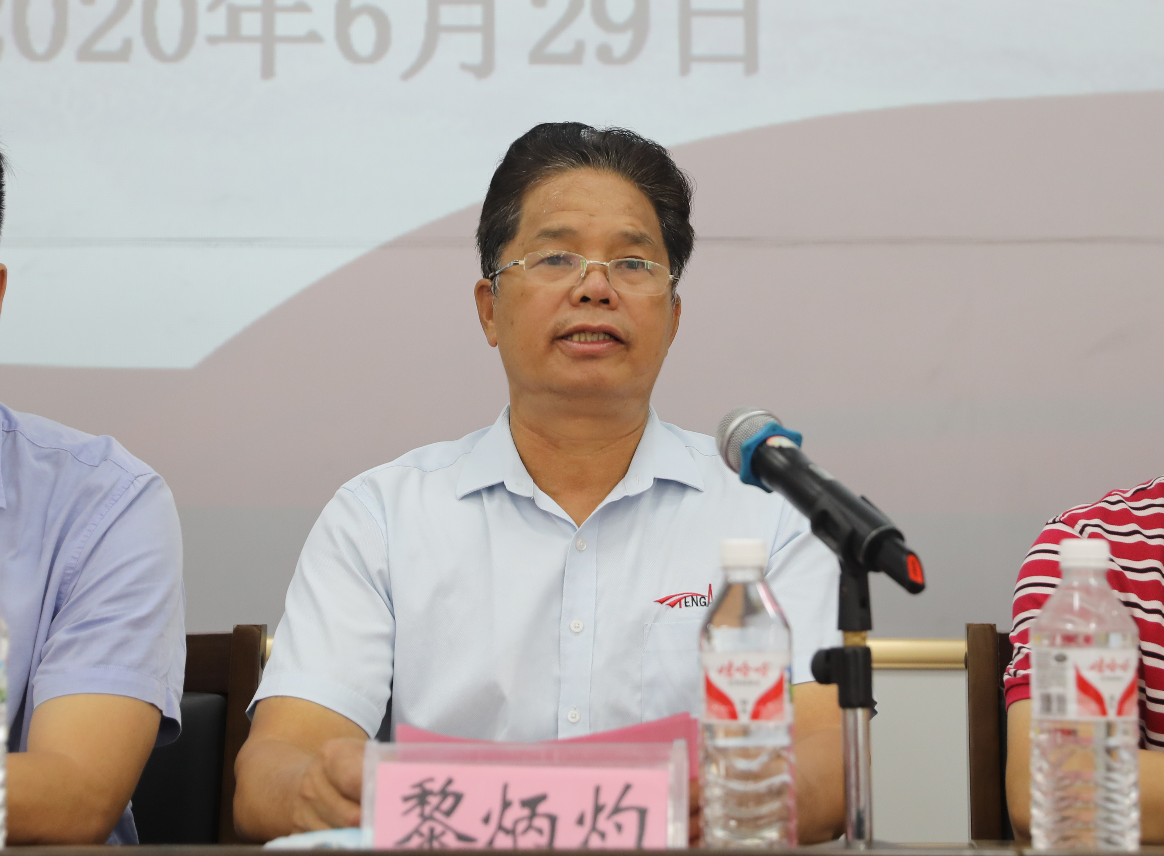 南宁市腾安雷速在线网站机械租赁有限责任公司董事长黎炳灼讲话