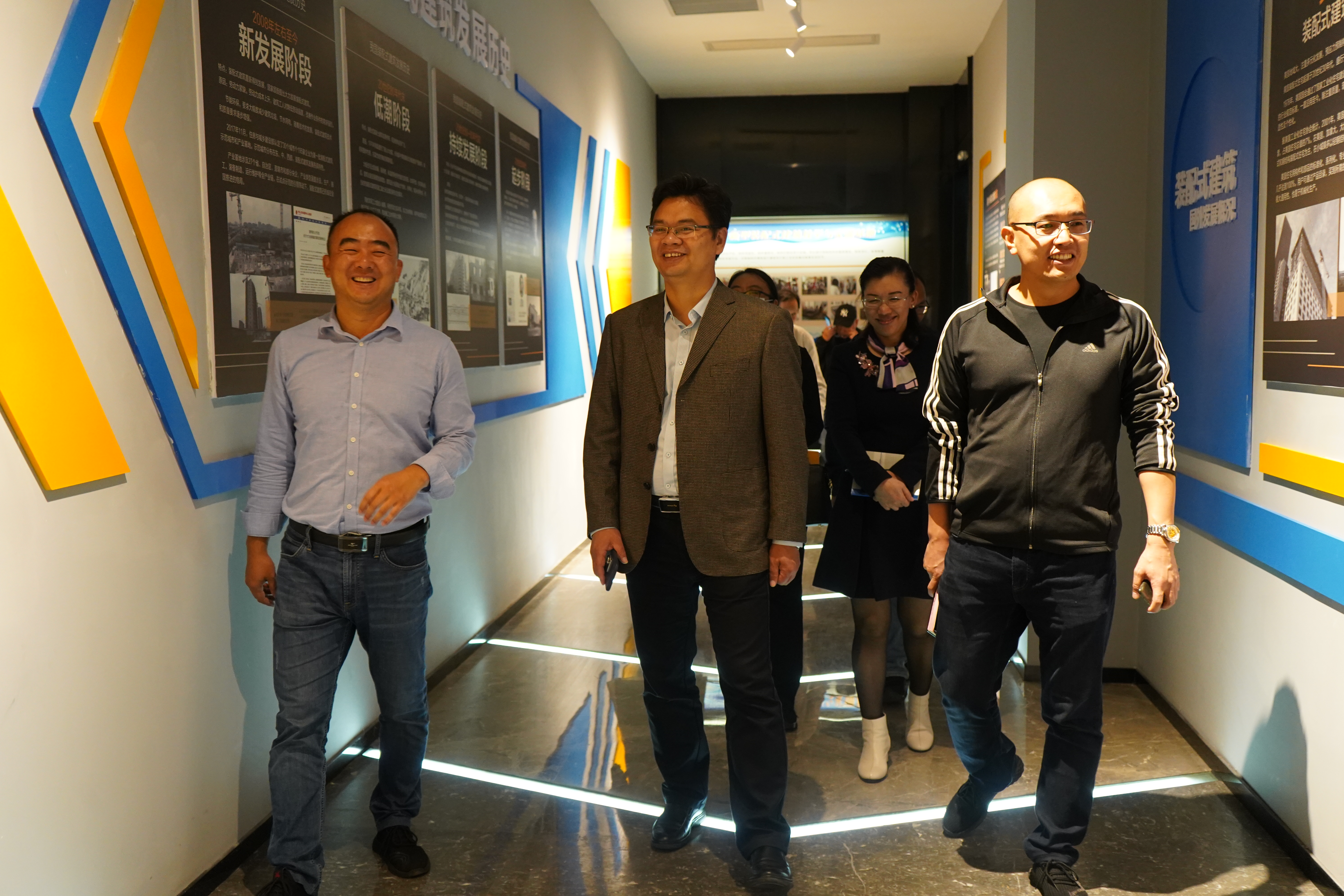 黄永乾副校长一行参观首页装配式实训基地