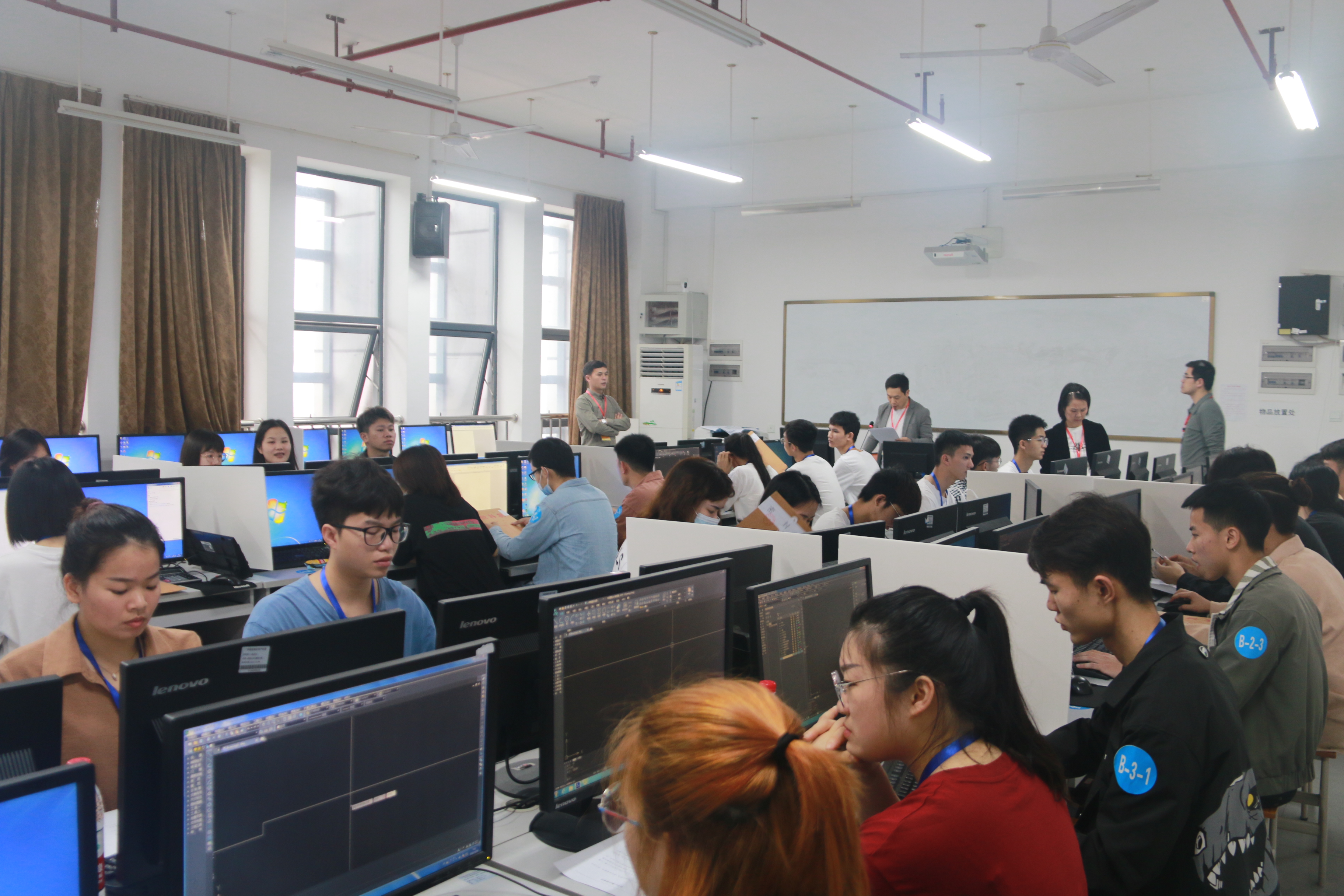 雷速在线网站装饰技术应用赛项比赛现场